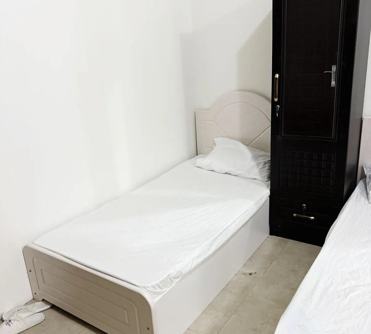 Homestay Tabs Dubai Hostel